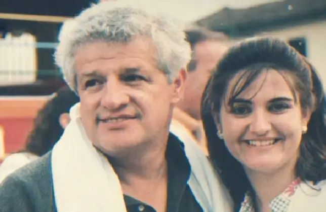 una pareja de personas