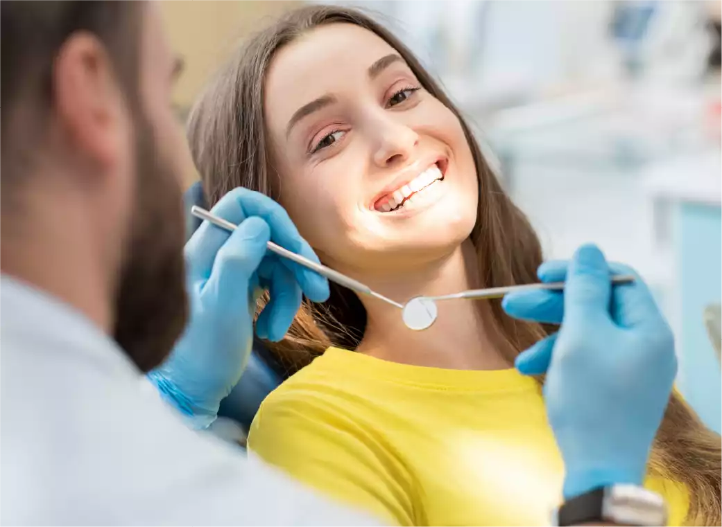 imagen de mujer en odontologia