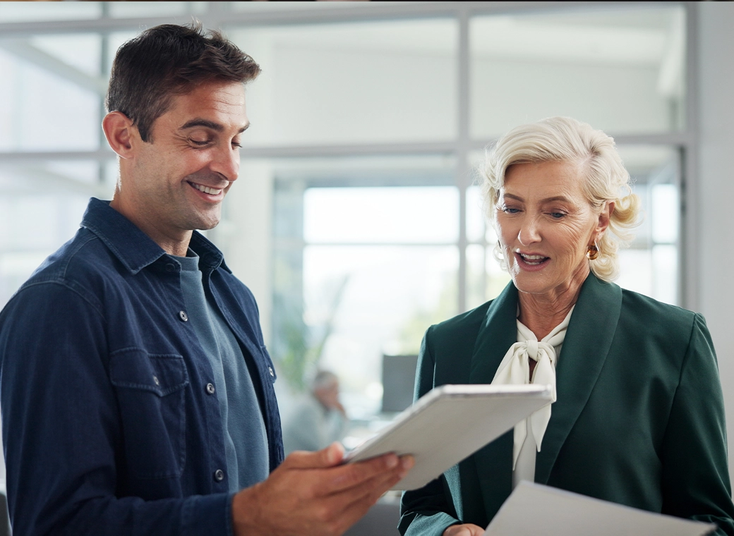 reunión de negocios sonriente
